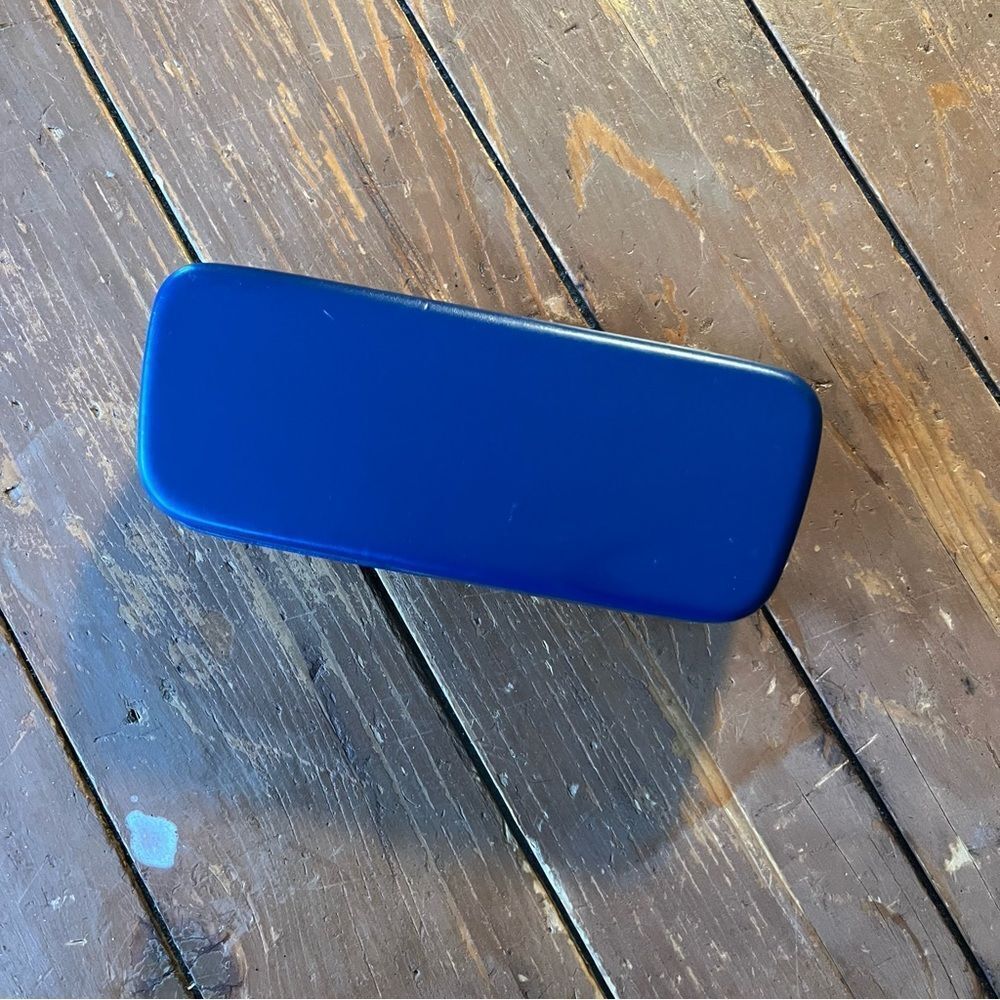 Lacoste Hard Shell Eyeglass Case - Picture 4 of 6